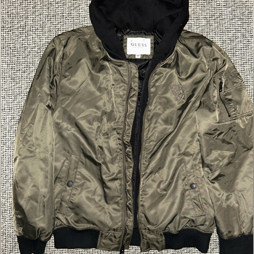 Guess Green Bomber Jacket with Ribbed Cuffs and Stand-up Collar